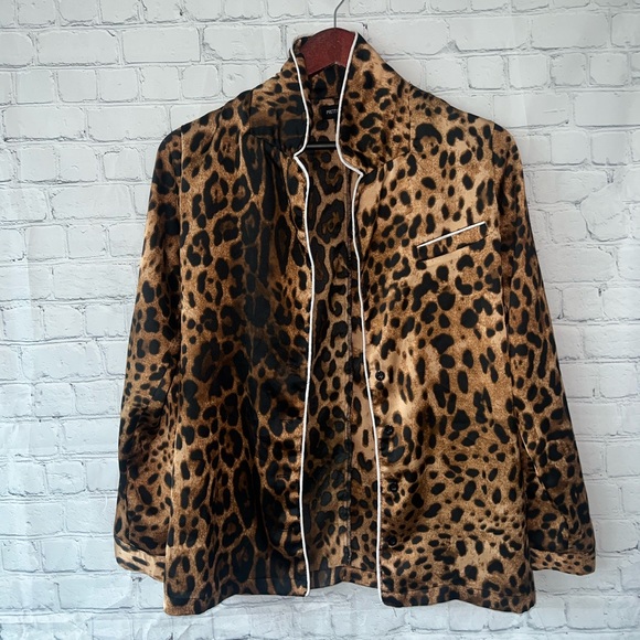 Pretty Little Thing Cheetah Print Button Down top size 0 - Picture 2 of 6